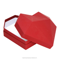 Boîte d'emballage en carton en forme de cœur avec logo personnalisé, boîte de luxe en forme de cœur rouge tridimensionnelle