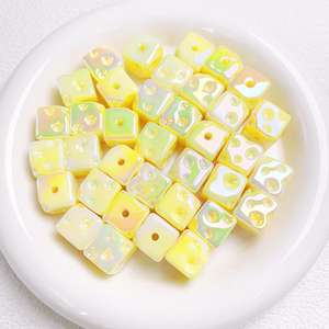 Colorido luminoso Mini queso cuadrado cuentas sueltas DIY teléfono móvil accesorios de joyería cuentas acrílicas - Product Image 6