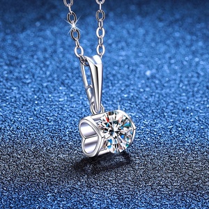 OUGEPHELI Pendentif Moissanite pour Femme, Collier en Argent Sterling S925, <span class=keywords><strong>Baiser</strong></span> d'<span class=keywords><strong>Ange</strong></span>, Couleur D, Chaîne en Forme <span class=keywords><strong>de</strong></span> Cœur, Saint-Valentin - Product Image 4