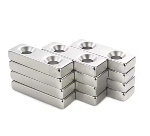 Imán de neodimio N52 bloque magnético avellanado personalizado superfuerte con agujero avellanado - Product Image 6