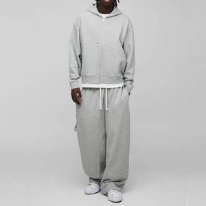 Survêtement deux pièces gris chiné clair avec détails de couture, pantalon de survêtement cargo à jambes larges et sweat à capuche entièrement zippé - Product Image 1