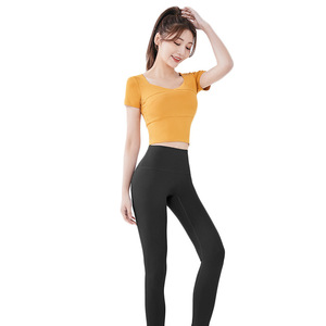 Vêtements de yoga respirants pour haut de yoga court Bande élastique Coussin de poitrine Combinaison de sport Nude Manches trois quarts - Product Image 3