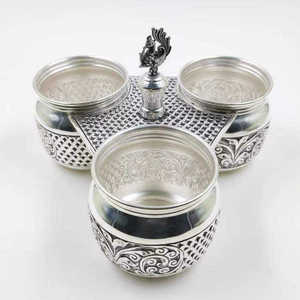 Ensemble de bols à fruits secs en argent artisanal avec support, ensemble de service traditionnel de conception artisanale pour la décoration de la maison, les cadeaux et les occasions festives - Product Image 1