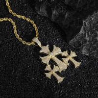 Pendentif de luxe personnalisé en moissanite, breloques en forme de croix serties de zircons