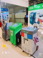 Machine de rinçage et de vidange d'huile pour voiture A C System
