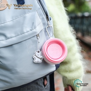 Botella de Agua Plegable de Silicona Rosa, Portátil, para Senderismo, Camping y Uso al Aire Libre - Product Image 4