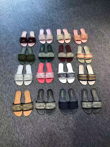 Sandalias planas para mujer, suela suave, multicolor, fáciles de poner, para verano, playa, casuales. - Product Image 1