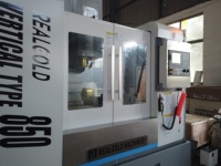 Centre d'usinage vertical CNC VMC850 3 axes BT40 GSK, machine de fraisage haute précision, solution personnalisée directe d'usine