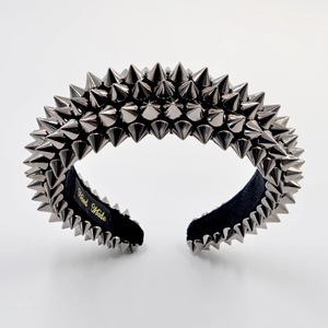 Serre-tête clouté Hua Liyu noir et or, style punk, accessoire capillaire pour femme, tendances individualistes, fabriqué à la main en résine plastique - Product Image 3