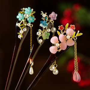 عصا شعر صينية عتيقة من الخشب العصا للنساء مع سلسلة شرابات زهور ماغنوليا مصنوعة يدويًا عصا شعر من الخشب - Product Image 3