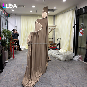 Arco Nuziale LEDA in Stile Boho con Drappeggio Curvo, Colore Personalizzabile, in Tessuto Chiffon per Cerimonie in Spiaggia ed Eventi Nuziali Discreti - Product Image 4