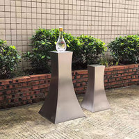 Présentoir de Vitrine en Acier Inoxydable de Forme Irrégulière pour Magasin de Vêtements, Table de Présentation Carrée en Arc pour Chaussures et Sacs