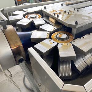 Machine d'extrusion de tuyaux électriques ondulés à paroi simple en polyéthylène haute densité (HDPE) pour autoroute - Product Image 6