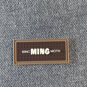 Écusson tissé personnalisé en tissu bon marché/Écusson de broderie 3D en PVC Écusson en silicone pour vêtements - Product Image 3