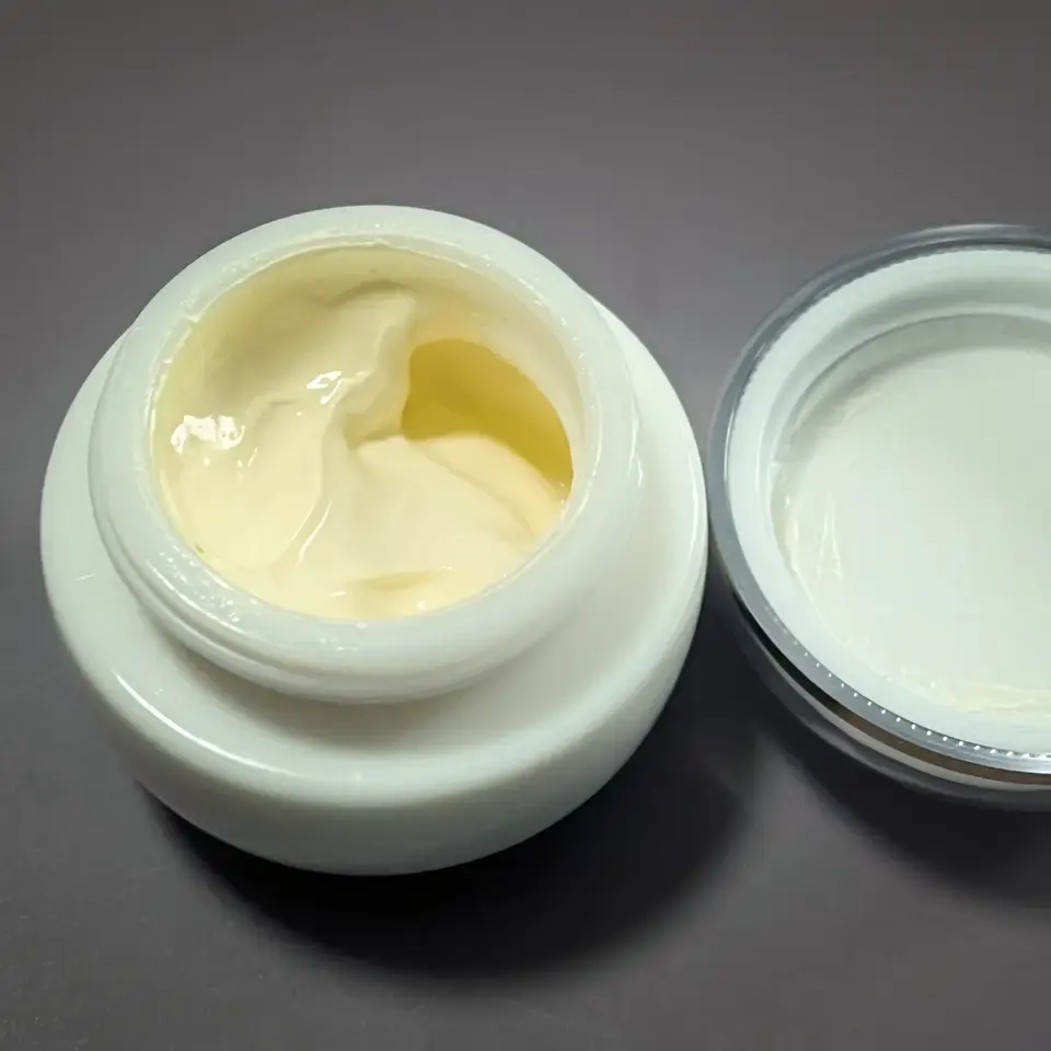 Natural skin whitening and brightening cream w