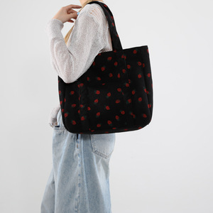 Nuova Borsa Tote in Corduroy con Stampa <span class=keywords><strong>Fragola</strong></span> 2026, Borsa a Spalla Estetica per Uso Quotidiano - Product Image 3