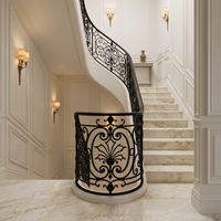 Balustrade simple et rustique en fer forgé / Rampe d'escalier fixée au sol avec design résistant à la rouille pour usage hôtelier / Main courante d'escalier