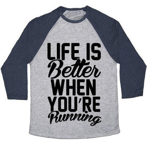 ชีวิตจะดีขึ้นเมื่อคุณกำลังวิ่ง เสื้อยืดเบสบอลแบบทรีเบลนด์สำหรับทุกเพศ - Product Image 4