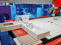Máquina de Corte por Chorro de Agua Hualong de 5 Ejes con Control CNC Italiano ESA y Motor con Caja de Cambios para Corte de Piedra (Granito, Mármol, Cuarzo)