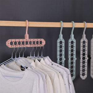 Porte-vêtements pliable mural en plastique à 9 trous pour rangement de placard et organisation de garde-robe - Product Image 4