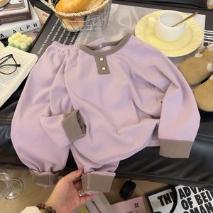 Atacado Novo Conjunto de Pijamas Térmicos de Moda para Crianças Meninos e Meninas para Uso em Casa em Duas Peças - Product Image 5