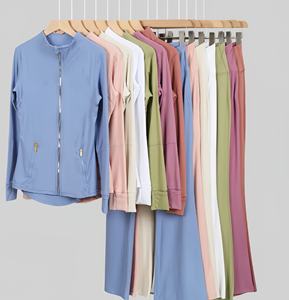 Conjunto Deportivo de Dos Piezas para Mujer, Leggings de Cintura Alta con Efecto Push-Up y Chaqueta Dorada con Cremallera Completa, Color Sólido, Secado Rápido, para Otoño e Invierno - Product Image 3