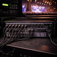 Console de mixage audio professionnelle T-MU22 numérique 22 entrées 18 sorties avec écran tactile et télécommande Wi-Fi