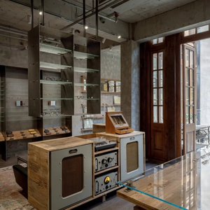 Magasin d'optique d'art, personnalisation complète de l'espace, finition en marbre haut de gamme, éclairage LED, écrans écologiques et étanches - Product Image 1