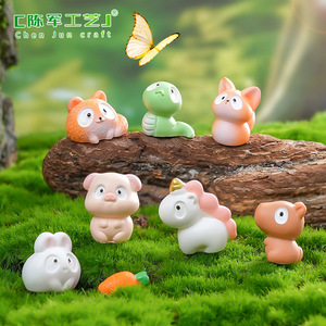Miniatures décoratives DIY Weij Moss : Adorables cochons, lapins et serpents aux grands yeux pour micro-paysages - Product Image 1