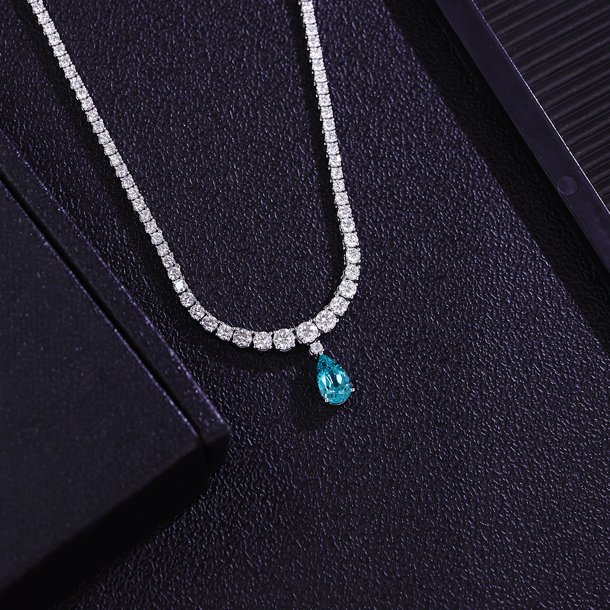 Collar de oro macizo de 18 quilates con diamantes de laboratorio