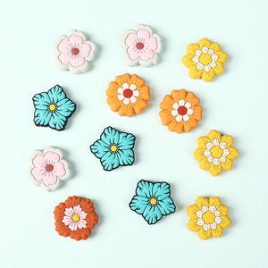 Nuevas Cuentas de Silicona con Forma de Flor Pequeña, Cuentas para Manualidades, Llavero, Material de Papelería Creativo - Product Image 3