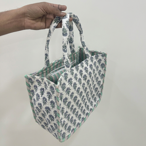 Sac fourre-tout matelassé en coton pliable et élégant pour femme, couleur verte, été-automne, fermeture ouverte, plage, shopping, spacieux et durable - Product Image 1