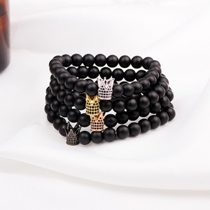 Pulsera negra mate con cuentas y dije de corona, joyería de aleación de cobre, regalo para hombres y mujeres, accesorio de moda - Product Image 1
