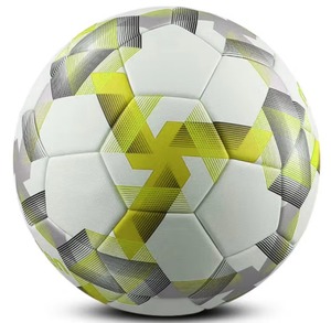 Ballon de football thermocollé, couleur personnalisée, durable, pour sports d'équipe, entraînement professionnel, en cuir PU léger et écologique - Product Image 4