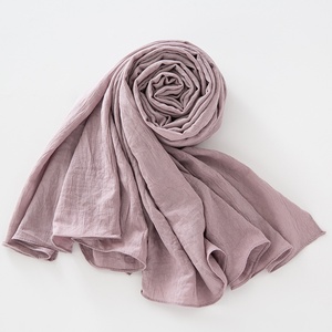 High Quality Micro-Elastic Crushed Blended Long Scarf Fine-Grained Right Angle Seamed Rayon Cotton Scarf Muslim Womens Hijab - Product Image 3