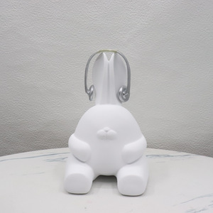 Meilleur prix dessin animé lapin résine artisanat Simple blanc casque portant lapin Animal ornement pour intérieur décor de bureau - Product Image 4