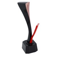 Trophée de bureau Designer Tri-Color Resin Award Noir Rouge Rose Luxe pour décoration de bureau d'art moderne d'entreprise