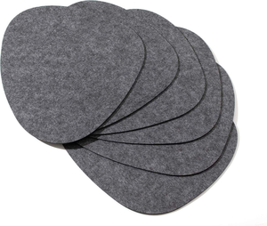 Tapis de table en feutre gris clair antidérapant, résistant à la chaleur, épaisseur 3 mm, écologique, lavable pour usage extérieur - Product Image 1