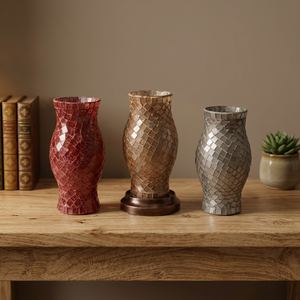 Lampe à bougie en verre mosaïque Hurricane avec 3 abat-jour or et noir, faite à la main pour les mariages - Product Image 3