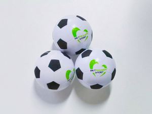 Pelota de Fútbol de PU Ecológica de 63 mm de Diámetro con Logotipo Personalizado, Juguete Antiestrés Suave para Regalos Empresariales - Product Image 2