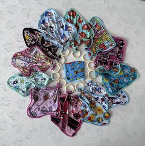 エコフレンドリーなミステリーボックス、竹製ベビー用ラブリー。通気性があり優しい素材で、乳幼児の快適さに最適な竹製ベビー用ラブリー。 - Product Image 1