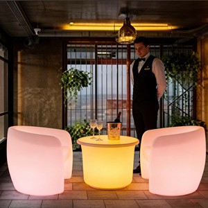 Ensembles de tables et chaises de <span class=keywords><strong>bar</strong></span> lumineuses en plastique modernes pour la <span class=keywords><strong>location</strong></span> <span class=keywords><strong>d</strong></span>'événements en plein air et les hôtels - Product Image 1