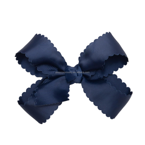 Pinza para el pelo de poliéster y metal con lazo de grosgrain rosa llamativo de 4 pulgadas estilo navideño, ecológica, para niños, marca Kimmy - Product Image 4