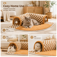 Tapis tunnel pliable haut de gamme pour chat, lit de jeu en peluche avec jouet pompon, antidérapant, lavable, logo personnalisé, OEM ODM, fournisseur en gros d'articles pour animaux de compagnie
