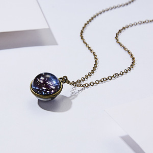 Collana da Donna con Ciondolo a Sfera in Vetro Luminoso a Doppia Faccia con Motivo Luna, Terra e Stelle - Bestseller - Product Image 2