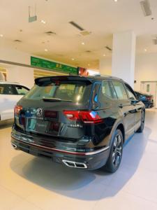 Volkswagens <span class=keywords><strong>Tiguan</strong></span> Price 2025 2,0 T 380TSI 4WD <span class=keywords><strong>R</strong></span>-<span class=keywords><strong>line</strong></span> Flagship 7-DCT Alta velocidad 7 asientos 200PS LED Cuero eléctrico ACC R19 SUV - Product Image 6