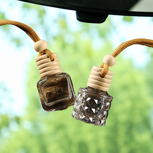 Bouteille en verre transparente vide pour parfum <span class=keywords><strong>de</strong></span> voiture, diffuseur d'air suspendu, bouteille rechargeable pour huiles essentielles et aromathérapie - Product Image 5