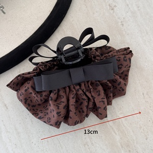 Pince à cheveux vintage à imprimé léopard avec nœud, cadeau de mode pour femme, idéale pour l'automne et l'hiver, pince requin antidérapante - Product Image 3