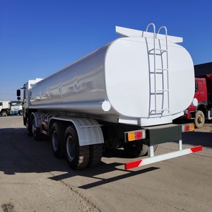 Camion-<span class=keywords><strong>citerne</strong></span> Howo d'occasion 4500L 450ch, camion-<span class=keywords><strong>citerne</strong></span> 8x4 Sinotruck à bon <span class=keywords><strong>prix</strong></span> - Product Image 2