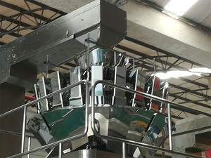 Patatas fritas Corteza de cerdo frito 10 cabezas Pesador Galleta de gambas Limón seco Palomitas de maíz Máquina de embalaje de película - Product Image 5